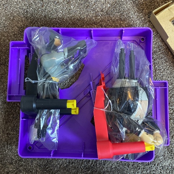 VINTAGE DC Power Punch BATMAN vs The Penguin NEW Like Rock ‘em Sock ‘em Robots - Picture 3 of 7